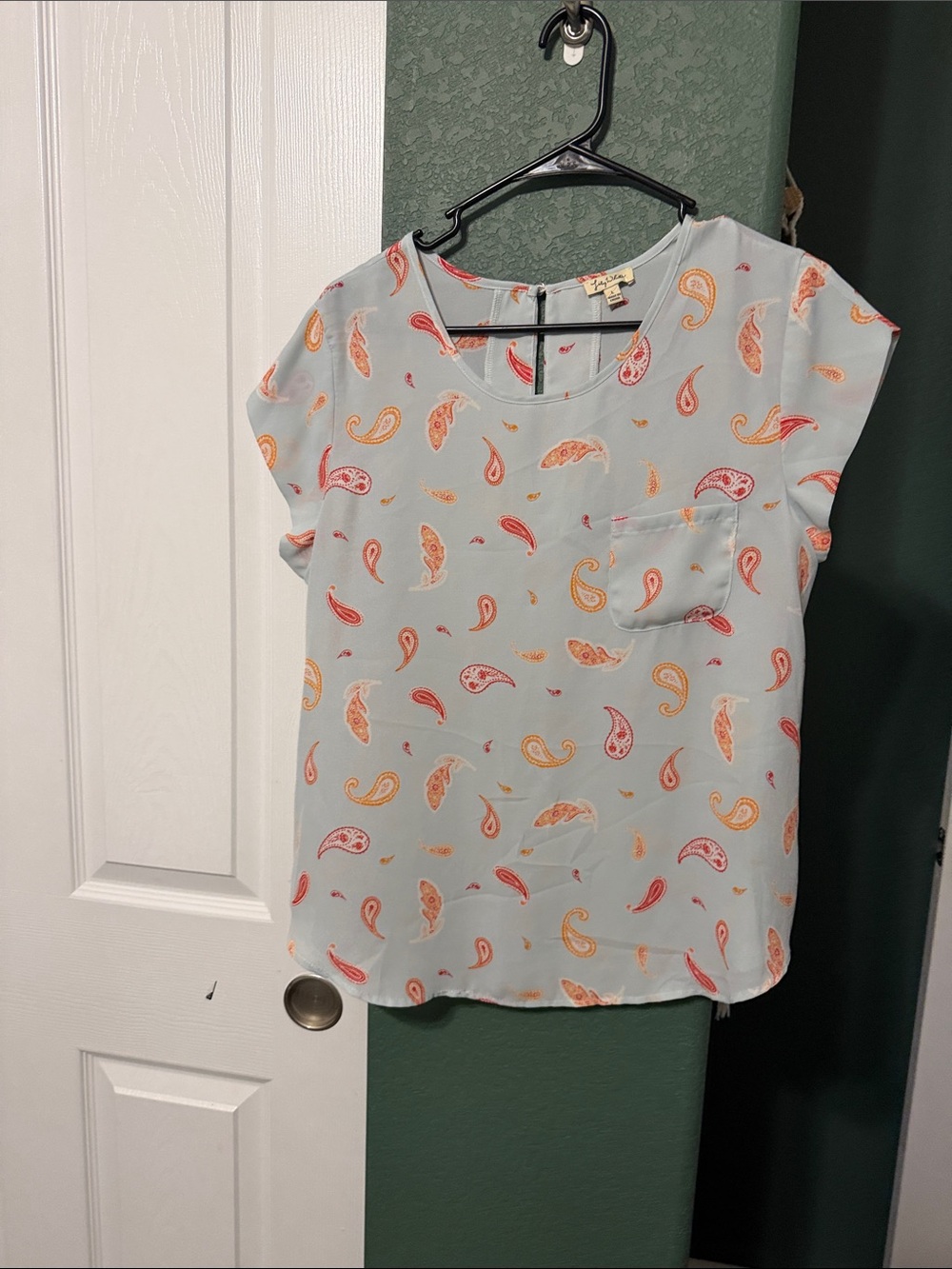 Lily White Light Blue Paisley Short Sleeve Blouse